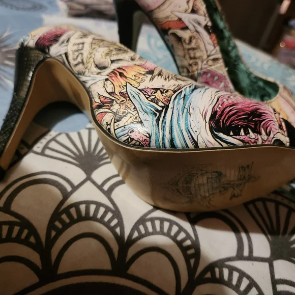 Heels - Picture 4 of 6